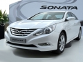 Exterior picture 3 of Hyundai Sonata Transform CRDi MT with 6 Air Bag