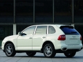 Exterior picture 4 of Porsche Cayenne S Hybrid